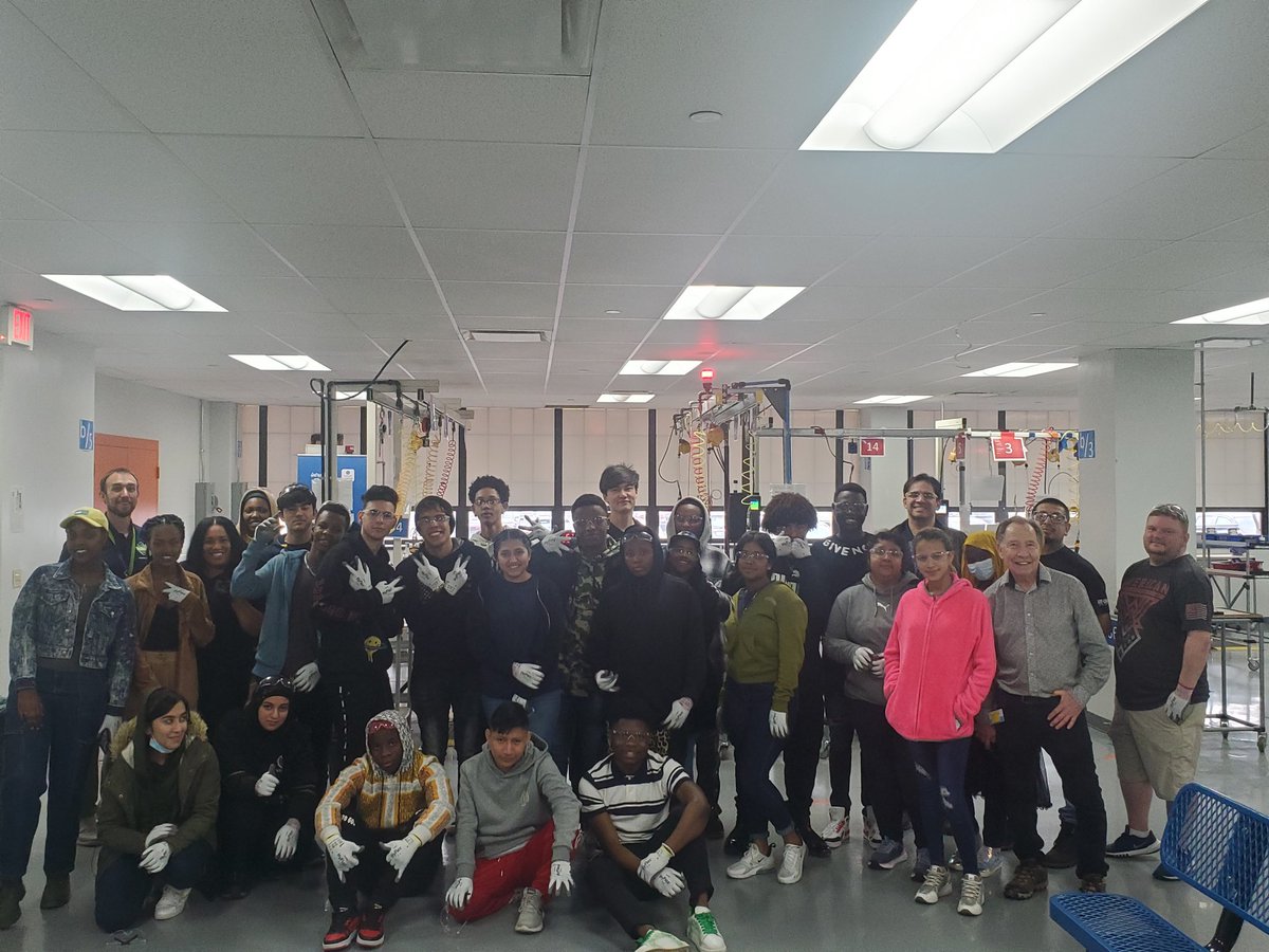 ExploreNewcomer's tweet photo. Thank you @GEAppliancesCo and @JAKentuckiana for hosting @NewcomerAcademy and giving our students hands on experiences in manufacturing and engineering.   @ExploreJCPS https://t.co/JOgTV4Y8CI