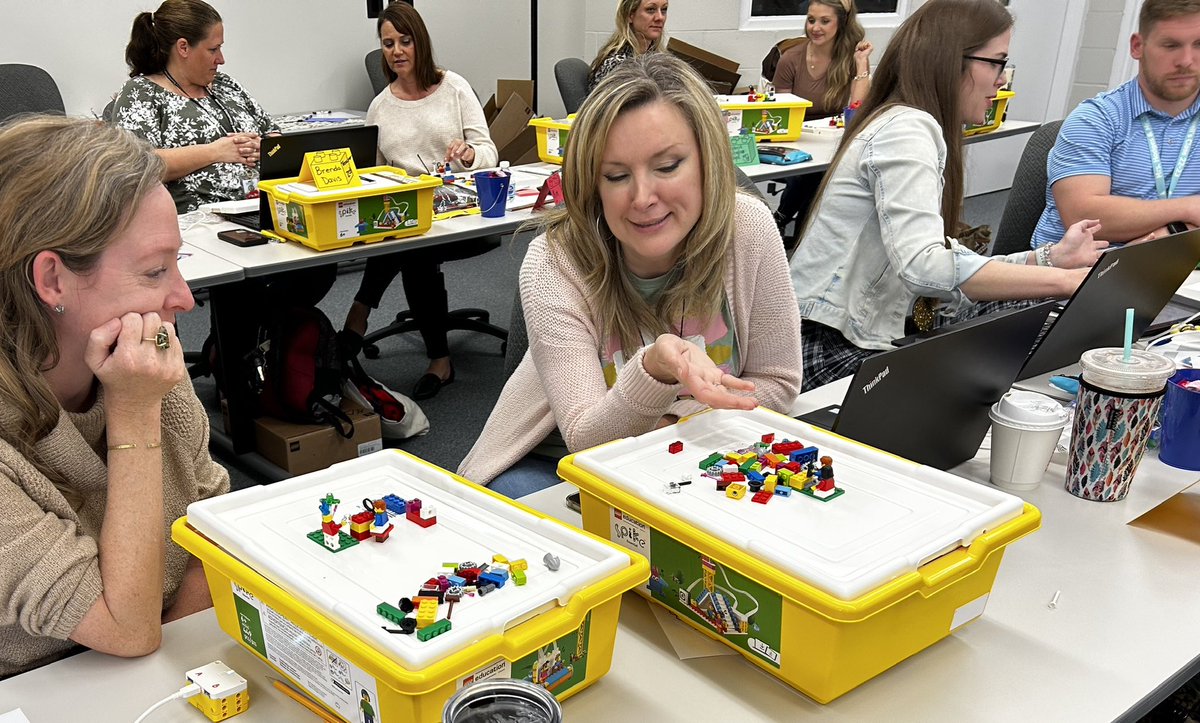 upbeateducation's tweet photo. What a great day of “Learning through Play” with educators in Baker County!  We had hard fun incorporating LEGO into content.  Thanks for an inspiring day.  @LetsMakewithJoe @LEGO_Education https://t.co/9Uxx5QB4AH