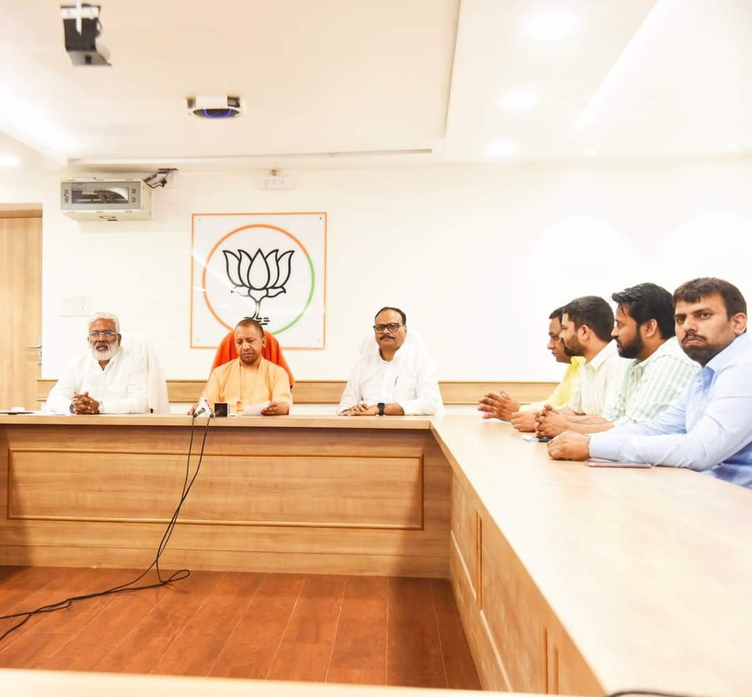 JayGuptaBJP's tweet photo. @BJP4UP के प्रदेश सह संयोजक सोशल मीडिया बड़े भाई श्री @lkoabhishek जी को जन्मदिन की हार्दिक शुभकामनाएं एवं बधाई 
बाब��� बुद्धेश्वर आपको सदैव स्वस्थ रखे एवम तरककी के पथ पर अग्रसर रखें https://t.co/1pqXRpb5ma