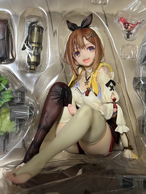 またエッチなフィギュア買っちゃった… 