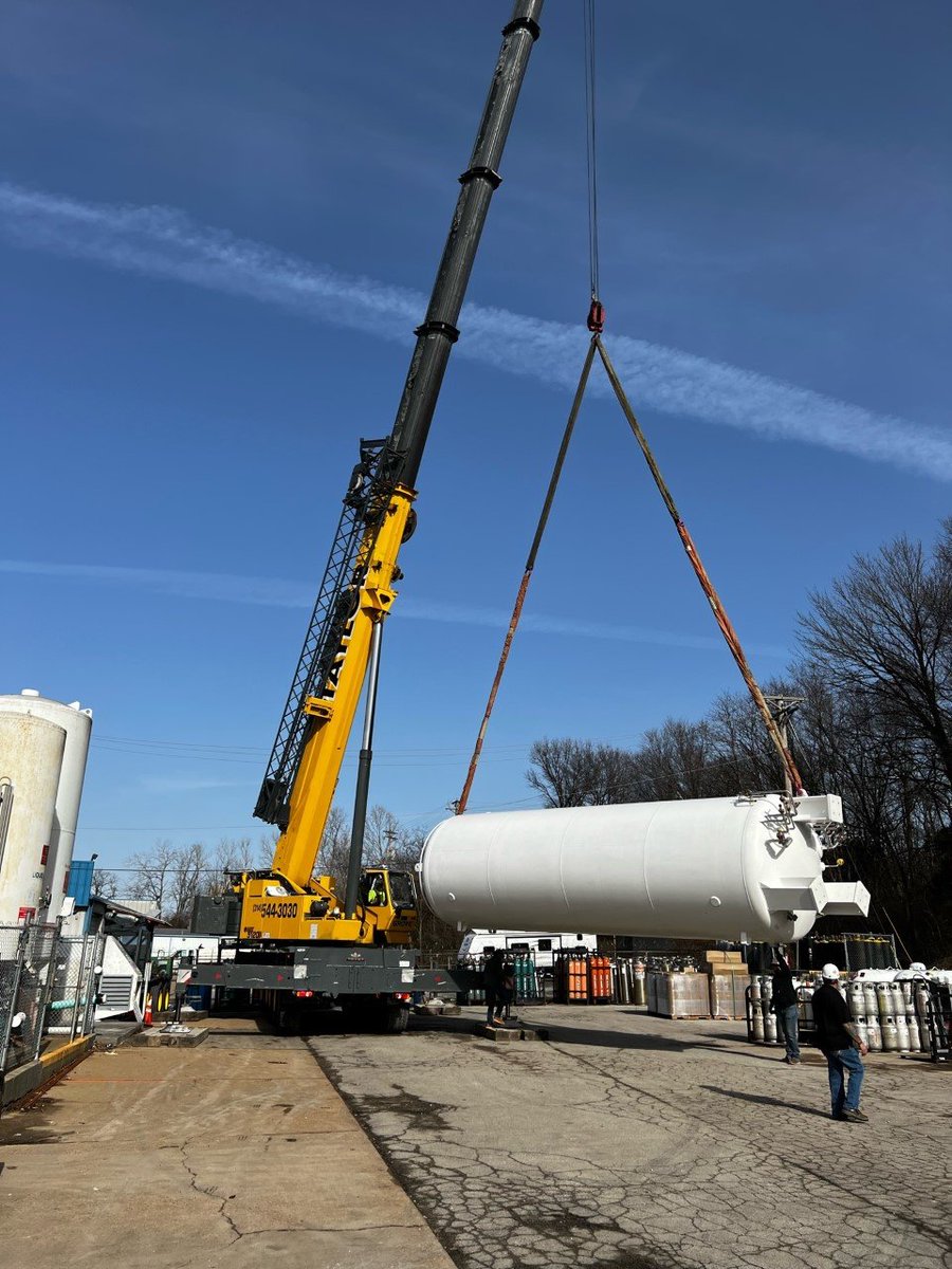 OzArcGas's tweet photo. Here we GROW again! Check out @OzarcGas' new 30-Ton Vertical Bulk CO2 Storage Tank at our Arnold, MO Location. Increasing supply let's us better serve you and protects against market shortages. Get a free quote online: https://t.co/enLtE3qArV

#CO2 #bulkCO2 #IndustrialGas https://t.co/JSNyi3X4AM