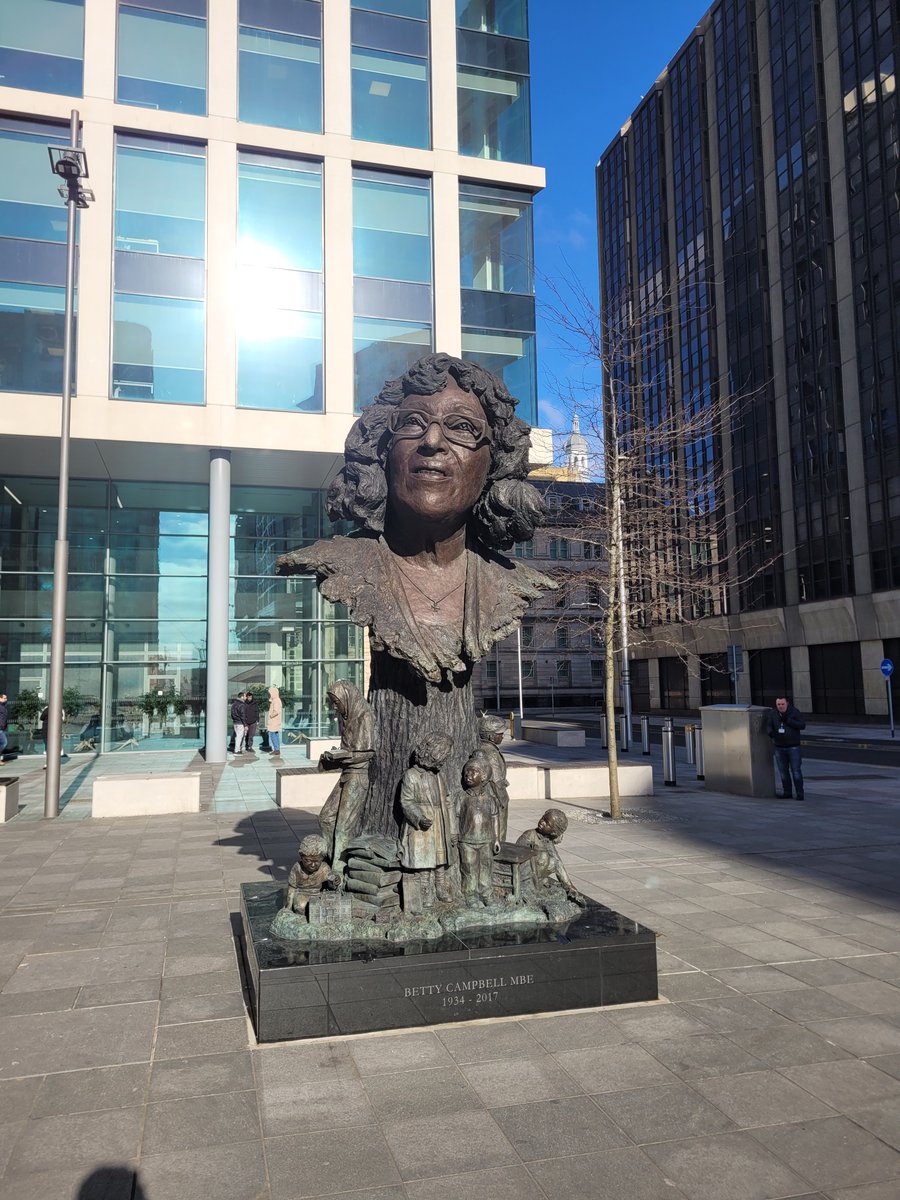 Simon John on Twitter "Doing a quick tour of Cardiff's statues for a