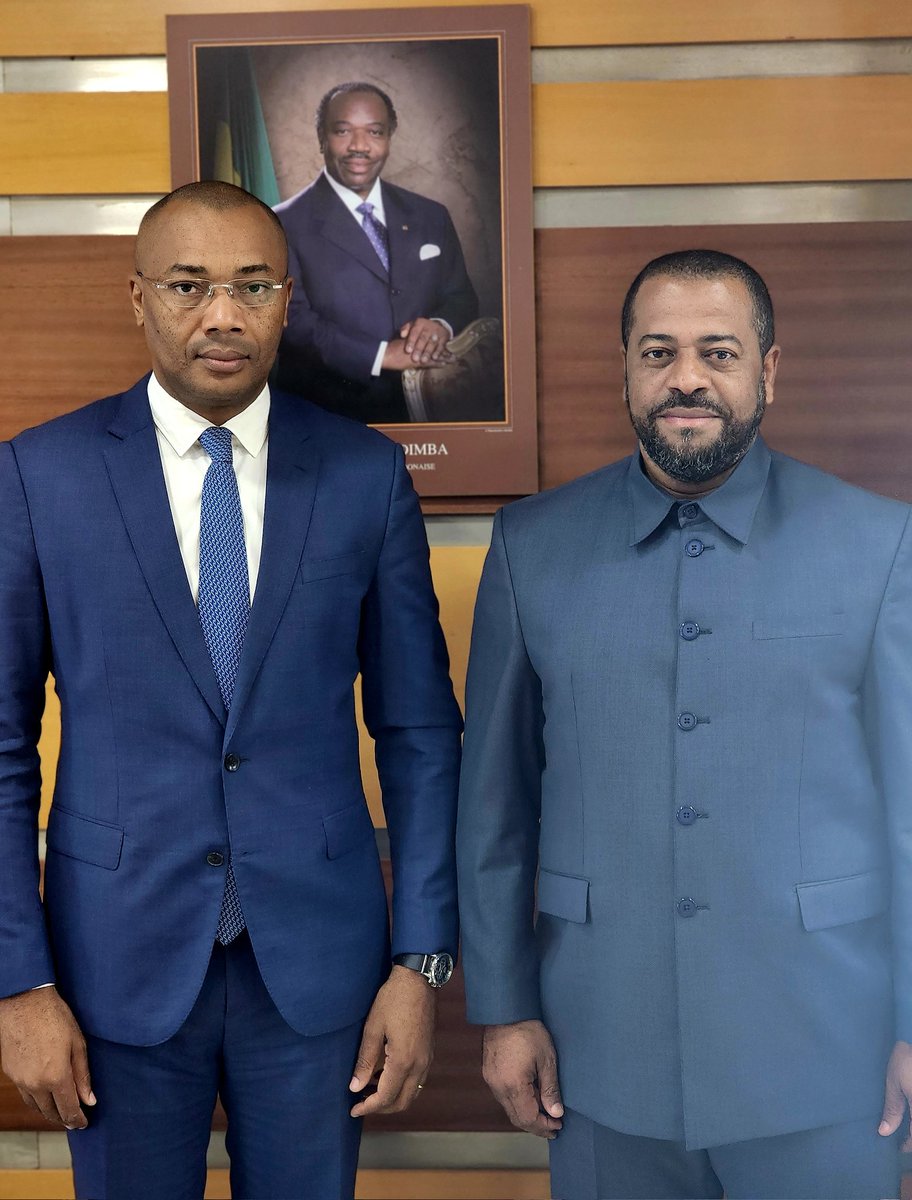 L'amélioration des services de santé public a  toujours été au coeur de l'action du Chef de l'état son Excellence Ali BONGO ONDIMBA.

 j'ai été reçu ce jour par le Ministre de la Santé et des Affaires Sociales, le Dr Guy Patrick OBIANG NDONG.