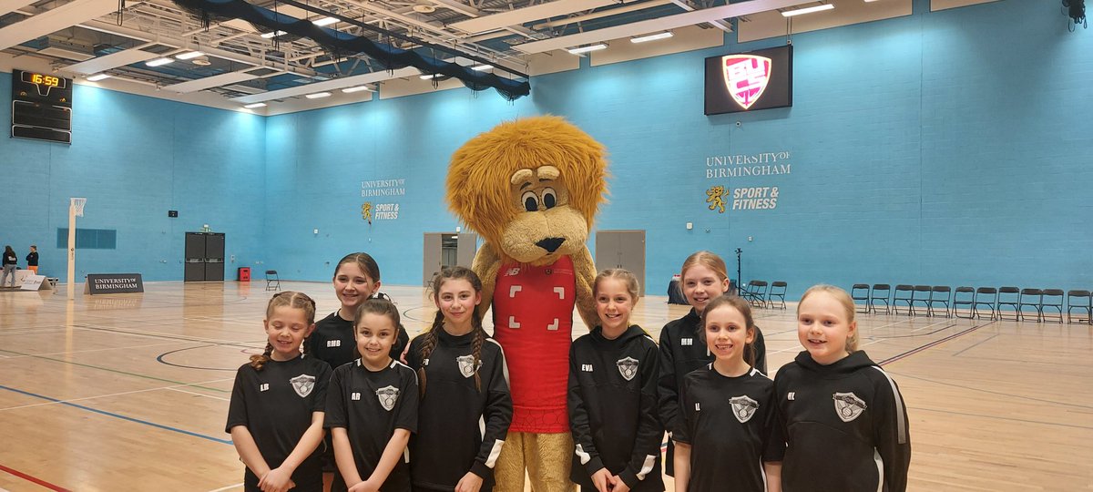 Hunter1_lj's tweet photo. To our #ballgirls from @suttontownnc and #marstongreenwildcats who having completed a full day of #netballcamp; still came,and showed excellent manners and behaviour.https://t.co/fKc6rqeLR8 #NewFans๐๐ Thank to Sophie Wishlade and Sophie Romney who looked after the girls๐๐ https://t.co/B9Dbdr0l4X