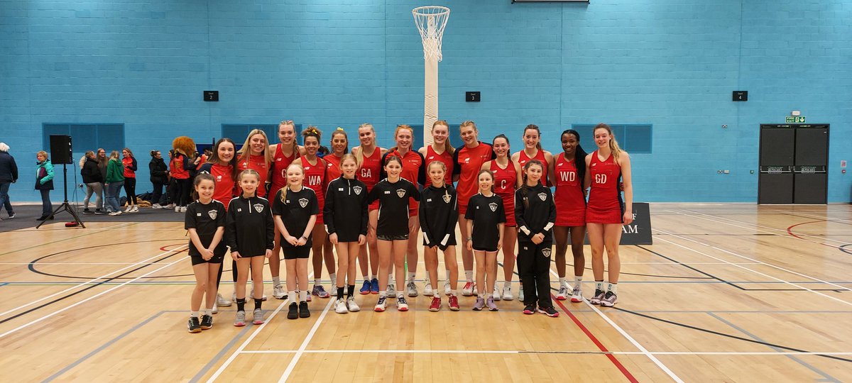 Hunter1_lj's tweet photo. To our #ballgirls from @suttontownnc and #marstongreenwildcats who having completed a full day of #netballcamp; still came,and showed excellent manners and behaviour.https://t.co/fKc6rqeLR8 #NewFans๐๐ Thank to Sophie Wishlade and Sophie Romney who looked after the girls๐๐ https://t.co/B9Dbdr0l4X