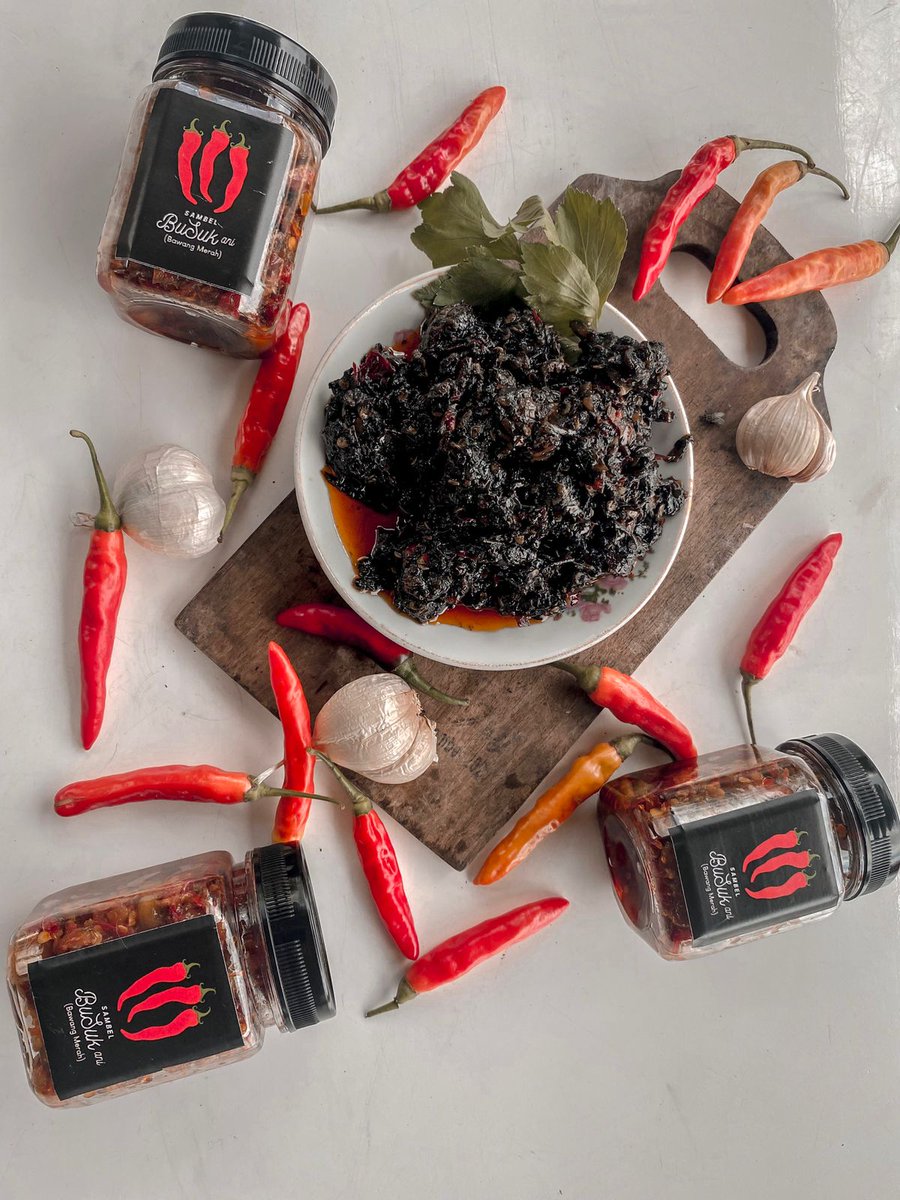 Indahfrd's tweet photo. Haii bestiee,, yuk yg mau nyobain sambel BUSUKANI nya, ready besok yaaa, bisa kirim ke seluruh indonesia 🤭 https://t.co/cF7S1W9yWC