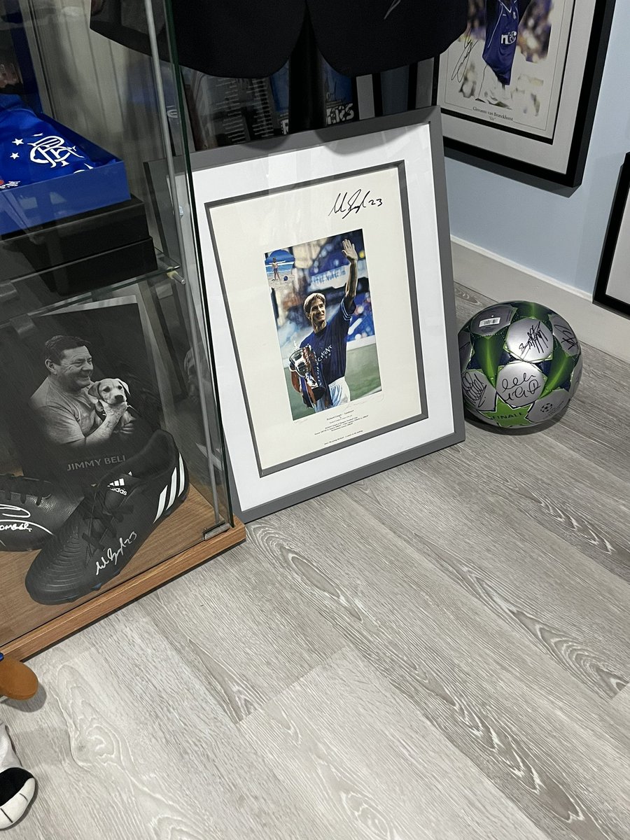 Couple of new pieces added into the mancave 🇬🇧 love the dream Scene pic 🤩