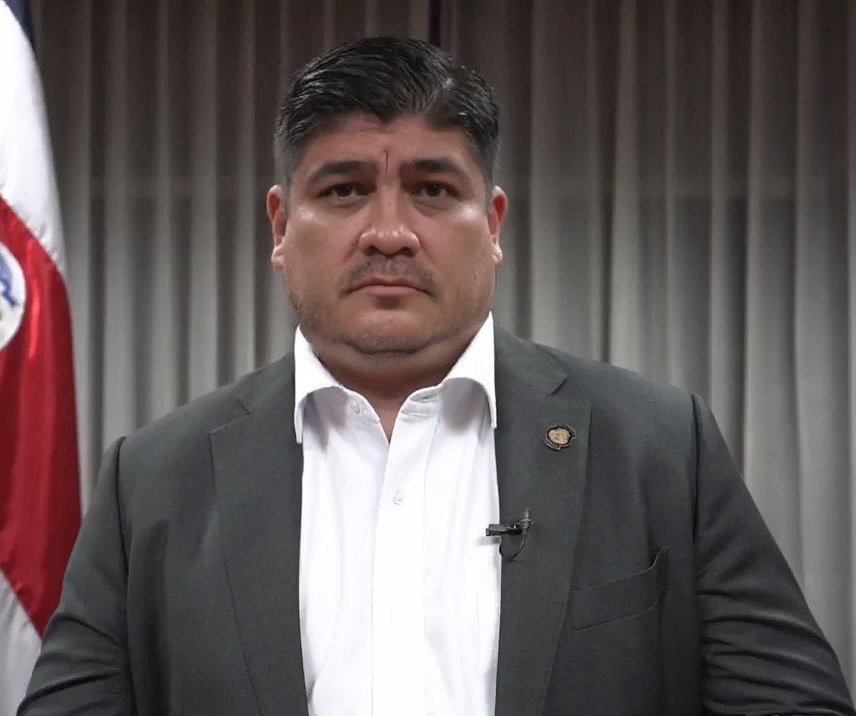 Carlos Alvarado después de comerse a Carlos Alvarado: