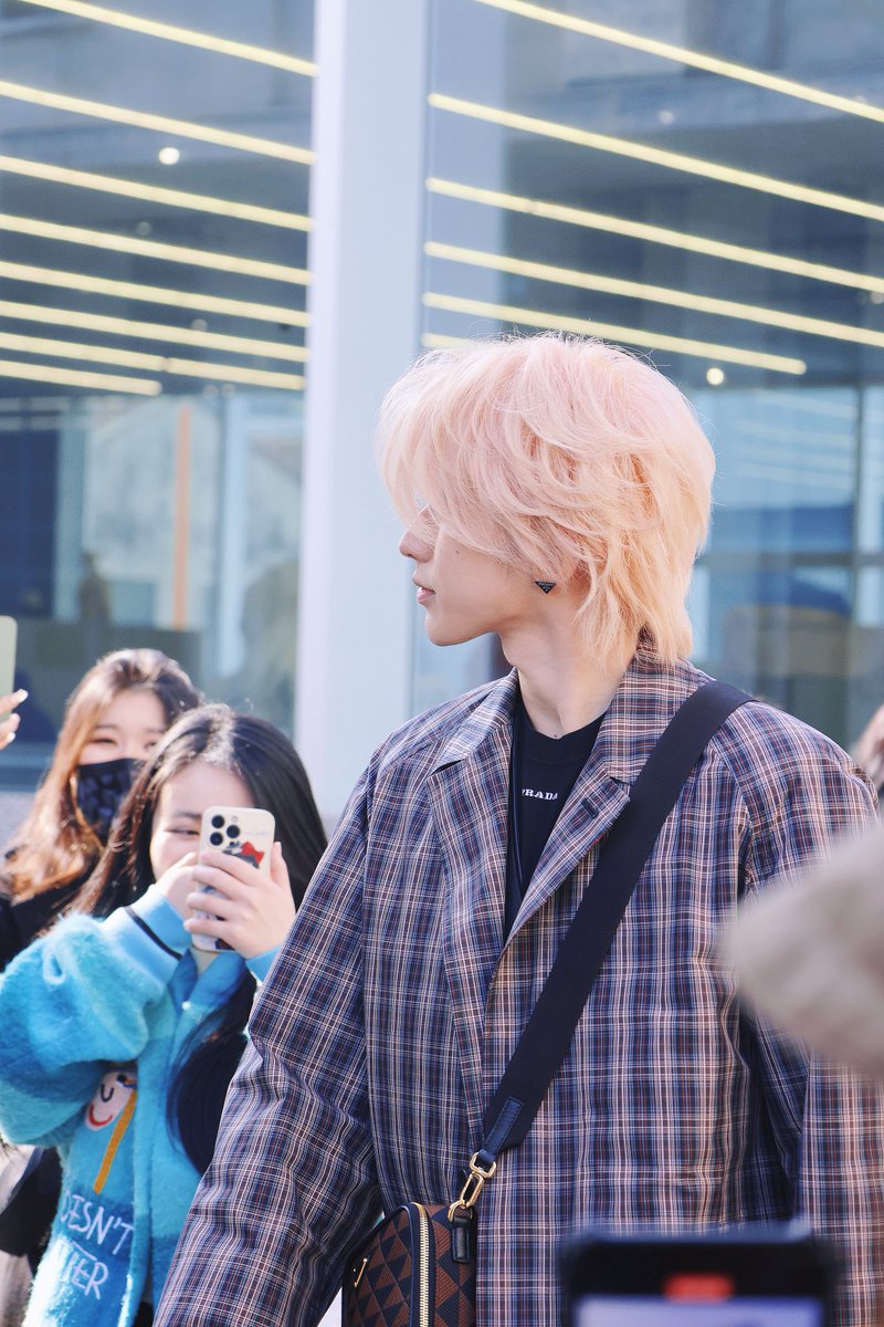 777zhinian's tweet photo. The most handsome man in the world I think is：Prada Ambassador Cai Xukun 
#CaiXukunPradaFW23inMilan https://t.co/M4N4Uz6CXB