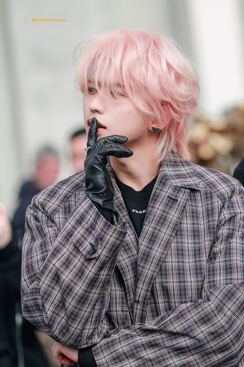 777zhinian's tweet photo. The most handsome man in the world I think is：Prada Ambassador Cai Xukun 
#CaiXukunPradaFW23inMilan https://t.co/M4N4Uz6CXB