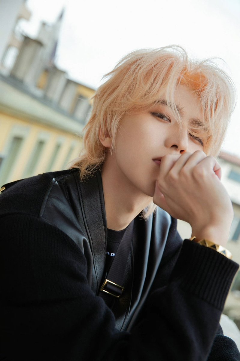 soriya6868's tweet photo. Prada Ambassador Cai Xukun, Chinese Super Star, Music Producer, Invited to the PradaFW23. Enjoy the Show.@CXK_official @Prada 
#CaiXukunPradaFW23inMilan https://t.co/Ca8i0KjBxC