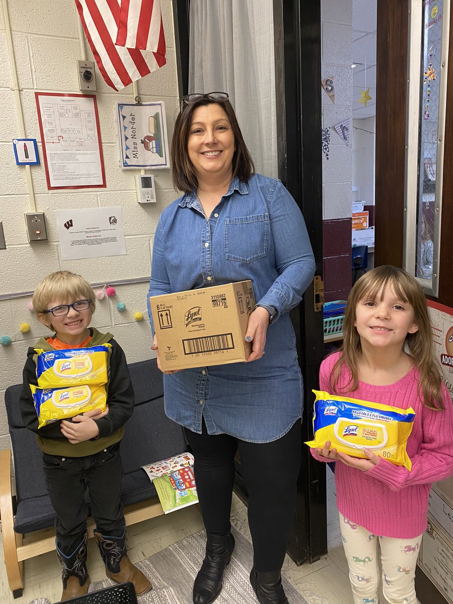 WatsekaHS's tweet photo. Watseka Schools are so grateful to @FrontlineImProj for the @Lysol wipes. Keeping our staff and students healthy allows our students to learn and thrive in our schools! https://t.co/yNUKp4Xwa1