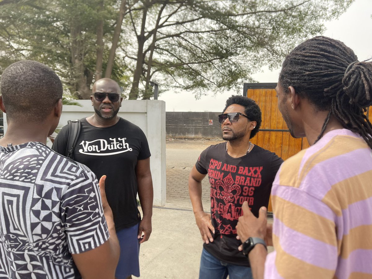 EyaCenter's tweet image. #EyaConcours Jeu concours -KDO
@EyaCenter T’offre la possibilité de gagner un PASS concert dînatoire pour ce samedi 25 au Novotel en présence du roi du Zook Love #Slaï. Viens écouter les hits comme “flamme” 🔥

#SlaiEya #SlaiCotonou #SlaiBenin #ConcertEya #EyaStudio #Eyavi #KdoEy