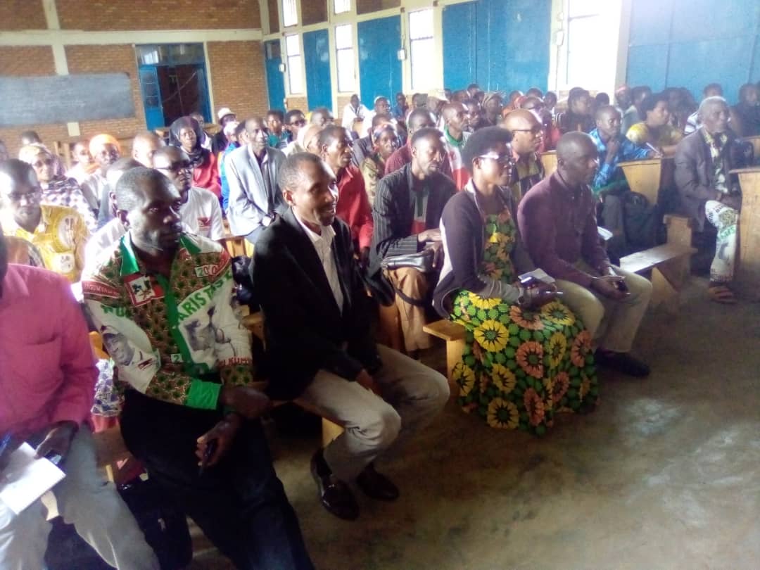 InkonaRyansoro's tweet photo. Kuri uwu wa kane igenekerezo rya 23.02
2023,Umunyamabanga w'umugambwe #Cndd_Fdd muri komine Déo Ndikumana yagirishije inama indongozi kuva mu ma nama shingiro mu ntumbero yo kwerekana inzego nshasha zizigiwe n'umugambwe mu kurongora ama zone muri komine.@Gitega
@MininterInfosBi https://t.co/8gHNr0gQgI