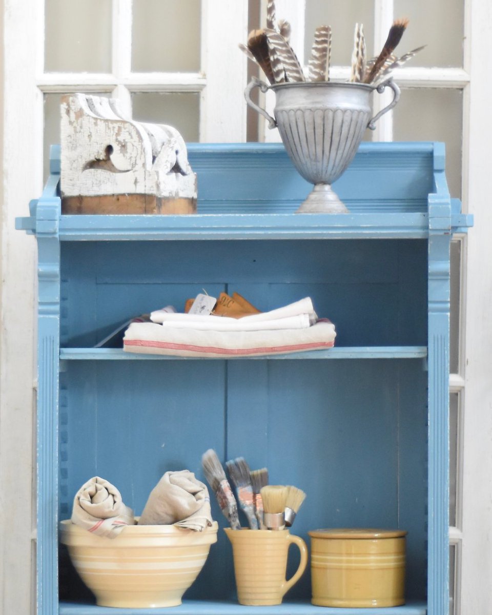 MMSMilkPaint's tweet photo. Sky Lark House created this French Enamel beauty! This bright blue gets its inspiration from the tall and long-handled pitchers found in French country homes. 
#mmsmilkpaint #milkpaint #mmsmp #paintedfurniture #homedecor #missmustardseedsmilkpaint  #furniturepaint https://t.co/fXwCVKyBsx