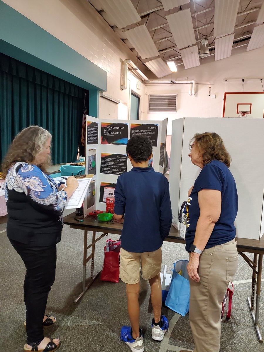 Science Fair @ Caminiti Center 🥽🧪🔬