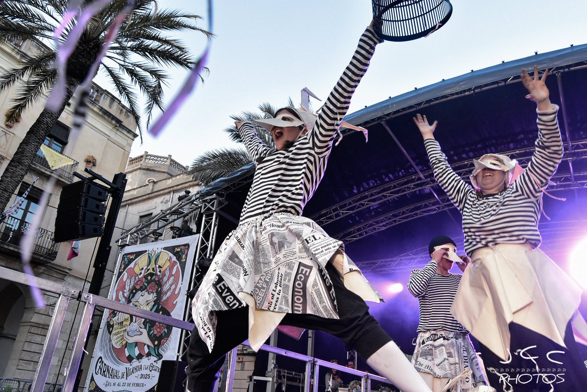 El ball del paperet deixa grans imatges com aquesta... exaltació, emoció, carnaval. Tot per oferir una estona bonica a els i les més petites.
<a href="/carnavalvng/">Carnaval de Vilanova</a> <a href="/ajuntamentvng/">Vilanova i la Geltrú</a>
<a href="/VilanovaTurisme/">VilanovaTurisme</a>
#carnavalvng #carnaval2023 #carnavalinfantil #caramelvng #photography #vilanovailageltru