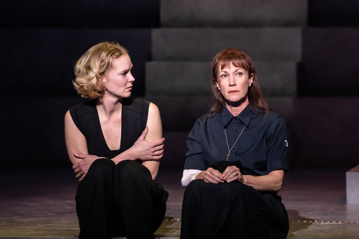 Gino Ricardo Green (@gricg) on Twitter photo What an honour it was to do Co-Video Design alongside @nina_pixelpixie <a href="/NationalTheatre/">National Theatre</a>
Tonight is the <a href="/NTLive/">National Theatre Live</a> premiere if you haven’t seen it, go watch it! Can’t be at the screening tonight but I’m wishing everyone has a great night.
#Othello #VideoDesign #NationalTheatre What an honour it was to do Co-Video Design alongside @nina_pixelpixie <a href="/NationalTheatre/">National Theatre</a>
Tonight is the <a href="/NTLive/">National Theatre Live</a> premiere if you haven’t seen it, go watch it! Can’t be at the screening tonight but I’m wishing everyone has a great night.
#Othello #VideoDesign #NationalTheatre