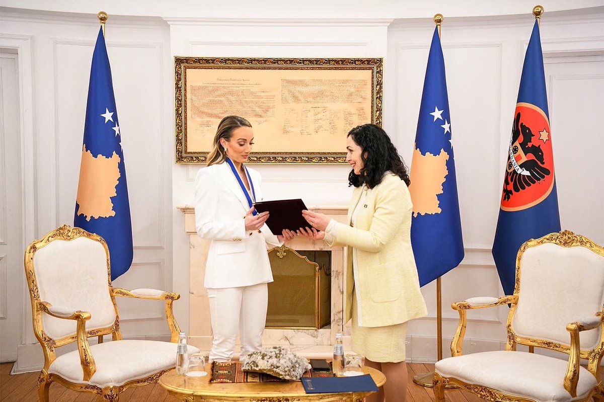 KosovareAsllani's tweet photo. That unforgettable moment receiving the Presidential medal of merits 🏅 https://t.co/j7gWiOLSzp