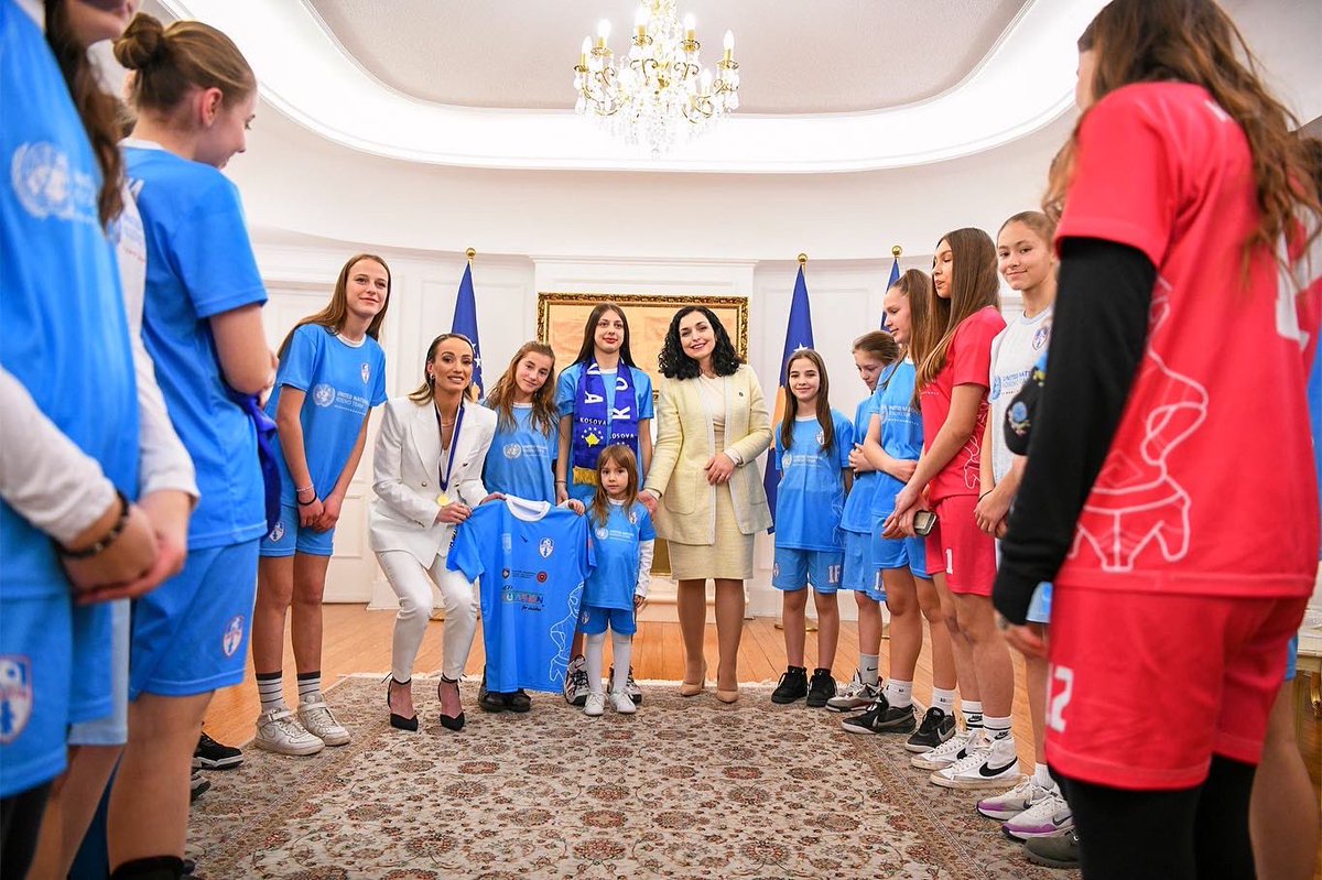 KosovareAsllani's tweet photo. That unforgettable moment receiving the Presidential medal of merits 🏅 https://t.co/j7gWiOLSzp