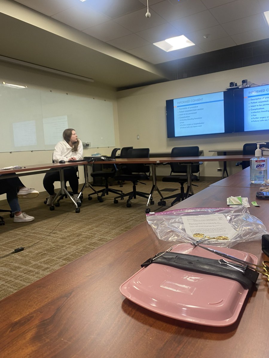 EmmaFenner's tweet photo. Had such a great turnout for our no scalpel vasectomy lab hosted with the help of @MSFC! It was so great to be able to integrate urology into a discussion about reproductive health - birth control is for men too! #urologymatch #match2024 #urosomd https://t.co/V9ddWdNkjY