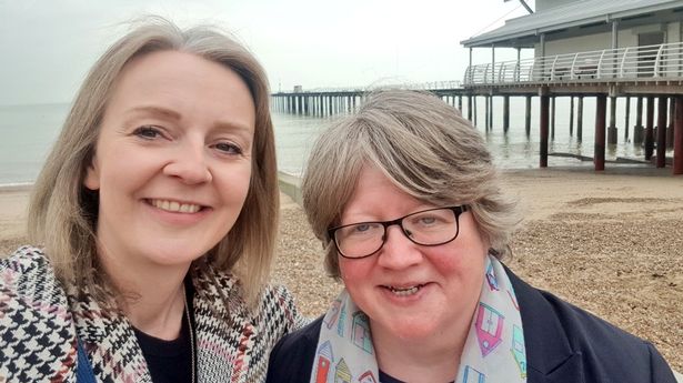 carryonkeith's tweet image. "Lettuce hope we can get a job after the next election."

"Don't worry, I'm sure something will turnip."