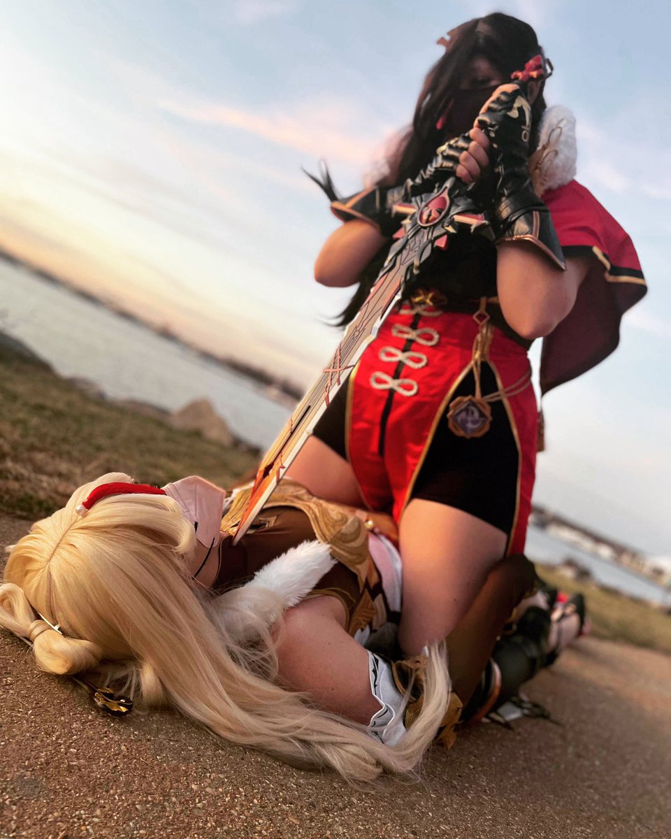 “𝒜𝓇𝑒 𝓎𝑜𝓊 𝒻𝓁𝒾𝓇𝓉𝒾𝓃𝑔 𝓌𝒾𝓉𝒽 𝓂𝑒 𝑜𝓇 𝓈𝓉𝒶𝓇𝓉𝒾𝓃𝑔 𝒶 𝒻𝒾𝑔𝒽𝓉?”

Sharing a little bit of my Beigguang photo shoot I had at Katsucon this year and You all have no idea how excited I am for the rest of the pictures to finish hhhh

Beidou: <a href="/nethvaricosplay/">Nethvari</a>