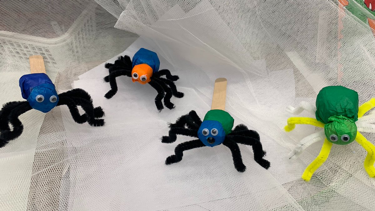 hackneylibs's tweet image. Join us for our #Chatterbooks reading group for 8-12 year olds at #ClaptonLibrary on the last Thursday of every month at 4-5pm or we&apos;ll send  our spiders to get you!  (We won&apos;t really; our very talented readers made them today)  #JoinUs  phone: 02083567480