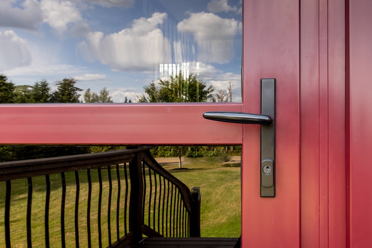 McLeodWindows's tweet image. We offer Interior and Exterior Painting in all Standard and Custom Colours 🎨 

#CustomColours #HomeImprovement #QualityYouCanSee #WindowsAndDoors #YEG #SupportLocal