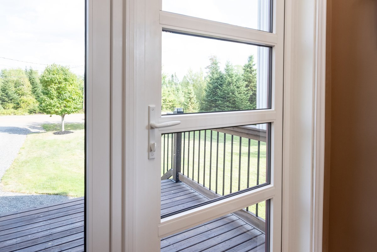 McLeodWindows's tweet image. We offer Interior and Exterior Painting in all Standard and Custom Colours 🎨 

#CustomColours #HomeImprovement #QualityYouCanSee #WindowsAndDoors #YEG #SupportLocal
