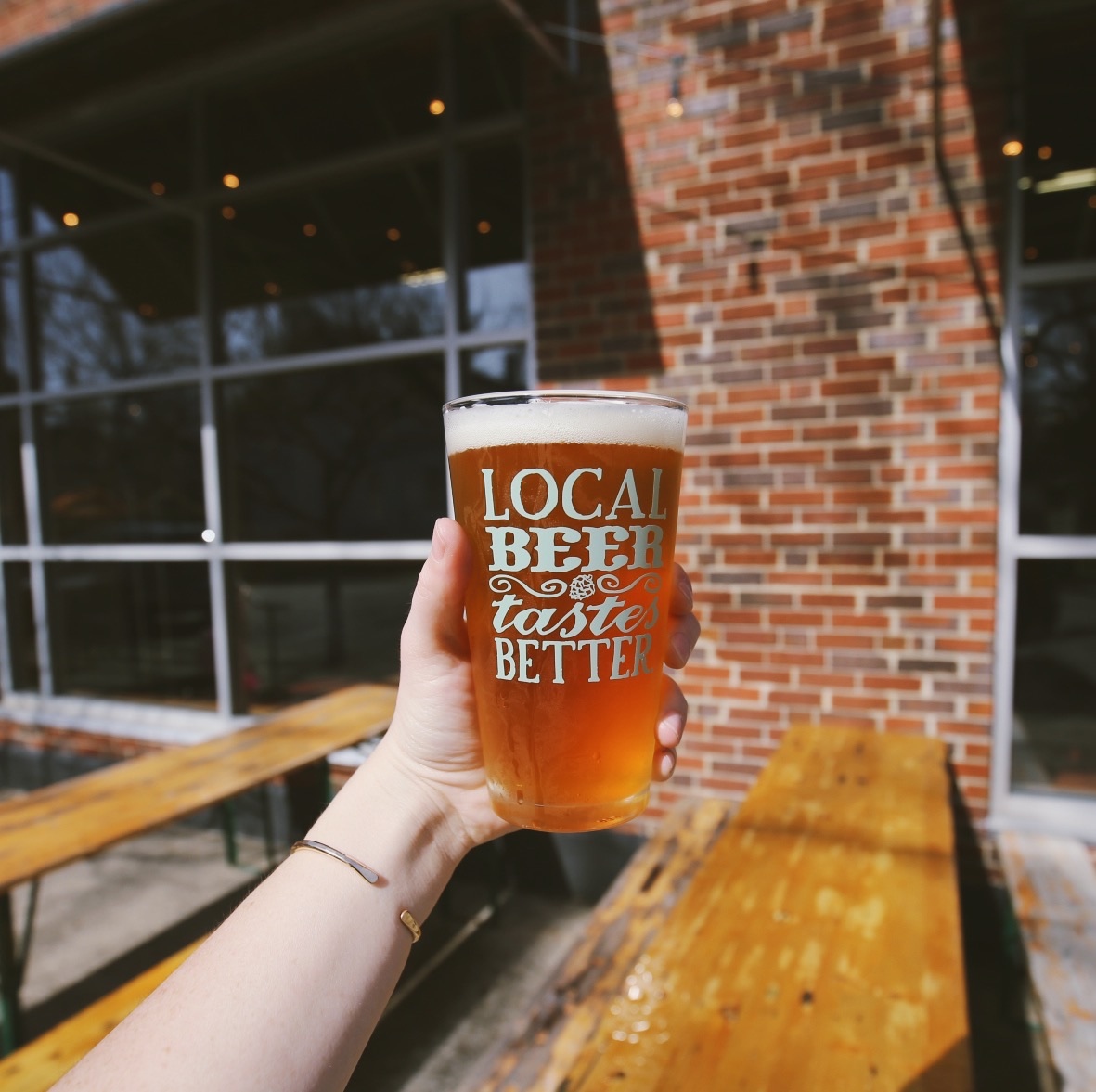 WestSixth's tweet image. BEAUTIFUL EVERYWHERE ☀️ It&apos;s the perfect day for a patio pint—warm sun and a cold beer! Tweet this at a pal &amp;amp; let &apos;em know it&apos;s time for a West Sixth Brew! #pinttime