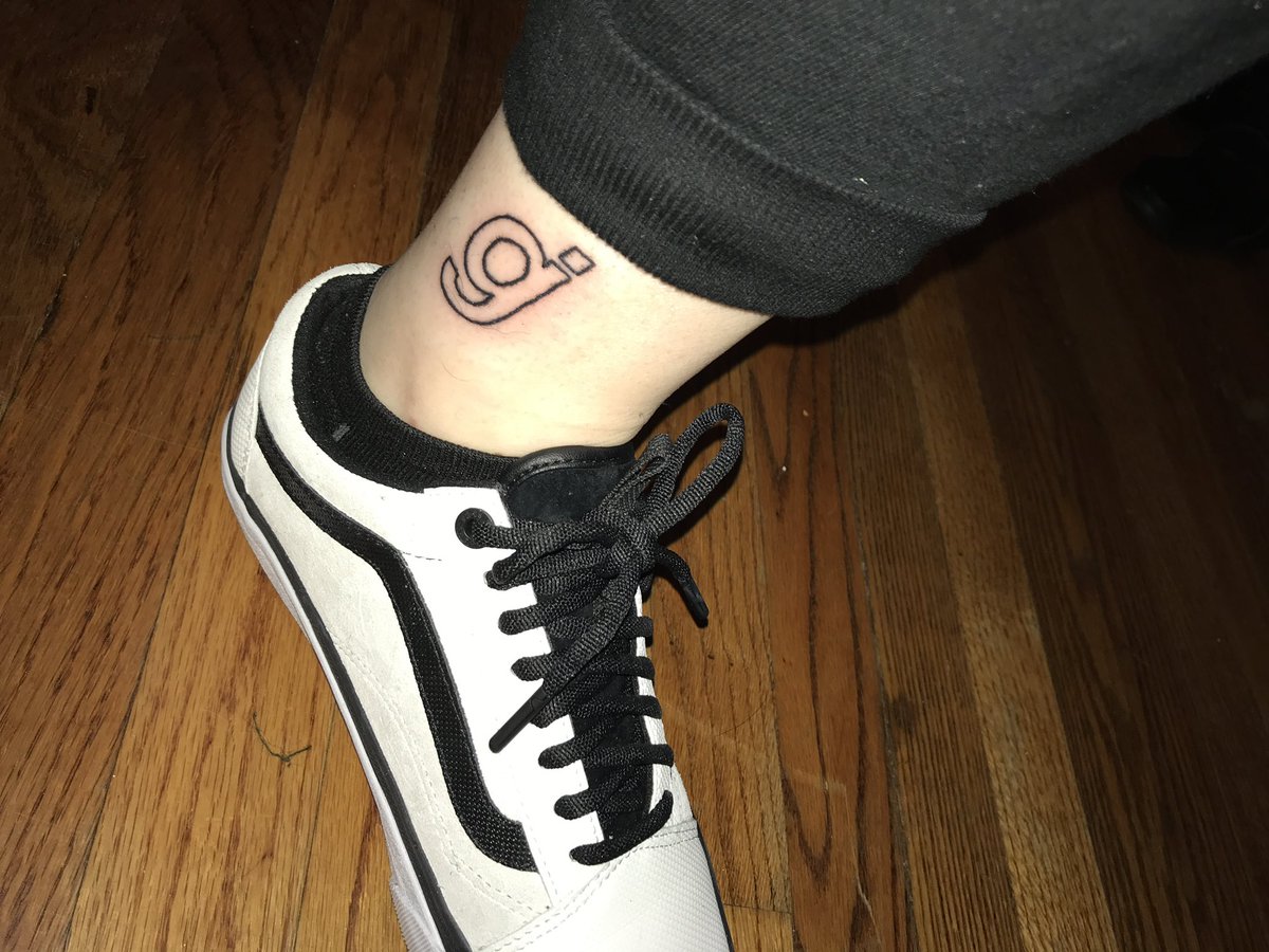 jerkjess2's tweet image. @ImperfStrangers @melissabeck pictures from ✨the✨ Glassjaw tattoo event