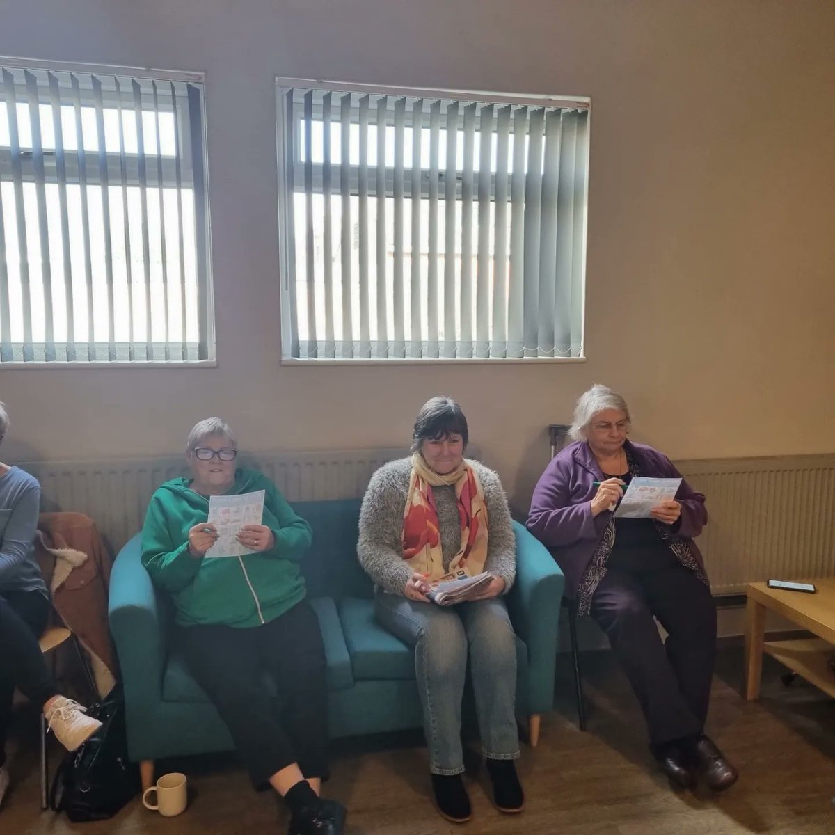 Litterwatch1's tweet photo. A wonderful afternoon with the group from #agewell in #Rowley.
We talked about #recycling and had a game of #recycling #bingo.
The wonderful Pauline told us she's a @wba season ticket holder and loves watching the matches with her #son.
#recycleit @SercoESUK @sandwellcouncil https://t.co/gOOEJPEmGx