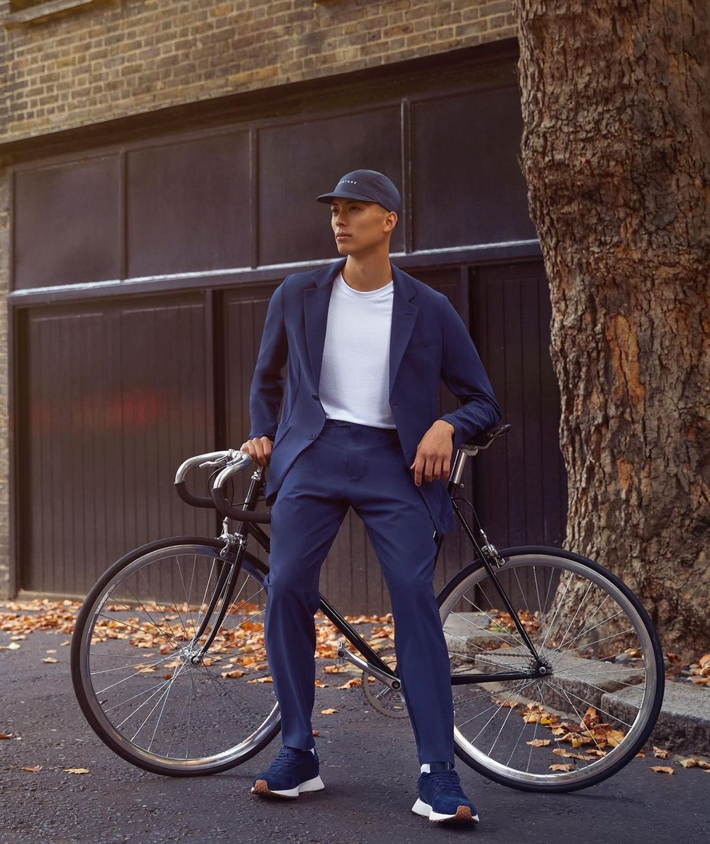 Aaron (@aaroncho_) for @castore_sportswear x @richardjamesofficial 🚲
(via Instragram)