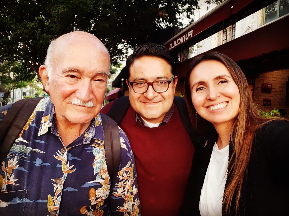 dizazaga's tweet photo. Hoy presentamos La vida giratoria, de @cajadeislas, el primer libro de la colección Libros de bolsillo, de @CulturaJalisco.
Estarán acompañando al autor: Ricardo Ibarra y @ceciliayasmin, la verdadera culpable de que este libro viera la luz aquí. Es ella, además, quien escribió https://t.co/bS49Achv3c