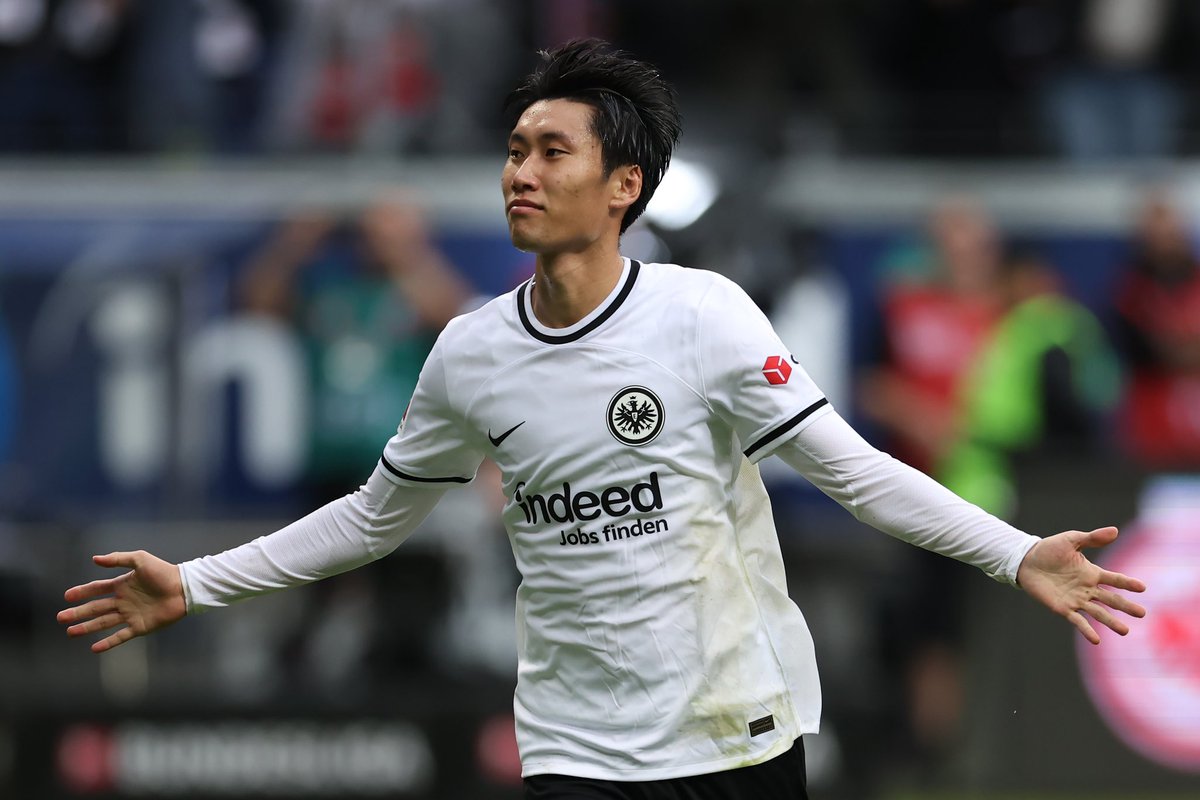 FabrizioRomano's tweet photo. Borussia Dortmund are closing in on deal to sign Daichi Kamada on a free transfer in June — it could be signed soon. 🟡⚫️🇯🇵 #transfers

Kamada has verbally agreed a 5-year deal with BVB despite approaches from 3 more clubs.

First call, @Sport1 @berger_pj @CmOffiziell &amp; @fr ☎️ https://t.co/qlvZPSFLGC
