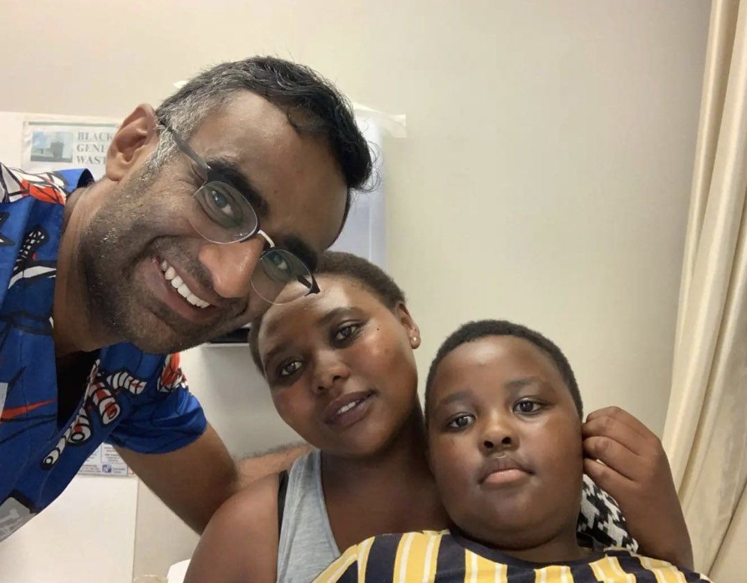 Badisa Moloi 7yr boy pushed and steel stuck in his stomach. Paramedics unable to remove, rushed to Bara pediatrics for surgery <a href="/niridoc/">Nirav Patel</a> Mom Faith says he’s doing well! 
#surgeonsforlittlelives #surgeons #Surgery #paedssurgeryteam #paeds #paediatricsdepartment #theatre #doctor