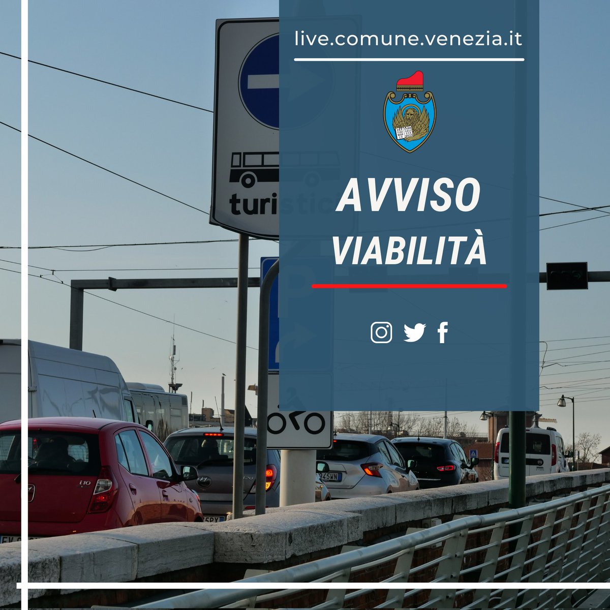 comunevenezia's tweet photo. ⚠️ #Avviso #MuoversiVenezia ⚠️

🚨 La Centrale operativa della Polizia locale segnala un sinistro stradale su Rampa Rizzardi, in direzione Venezia 

🚨 A seguito dell'incidente si registrano rallentamenti della circolazione in zona. Sul posto pattuglie di Polizia Locale https://t.co/GdIfWIr8D8