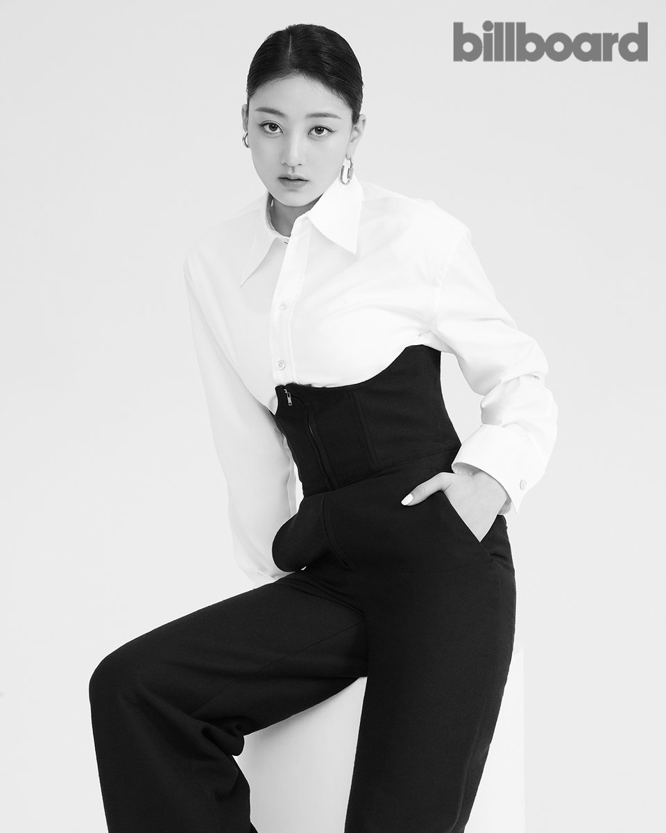 billboard's tweet photo. 💥 Billboard x #JIHYO 💥  

Read @JYPETWICE's #BBWomenInMusic feature interview: https://t.co/SUWerr7Gfx https://t.co/Cyt3h3amNX