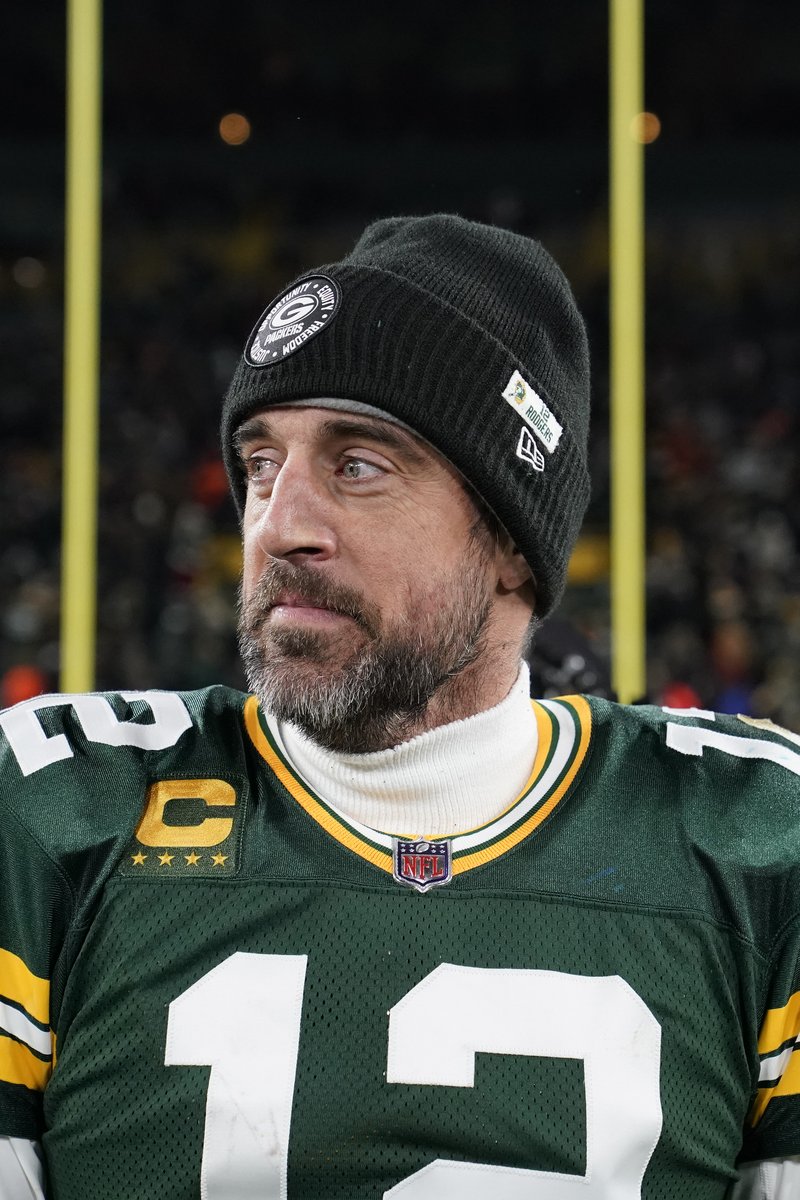 BleacherReport's tweet photo. Aaron Rodgers has ended his 'darkness retreat' according to the owner of the facility, per @Xuan_Thai https://t.co/6BgNrPS6e1