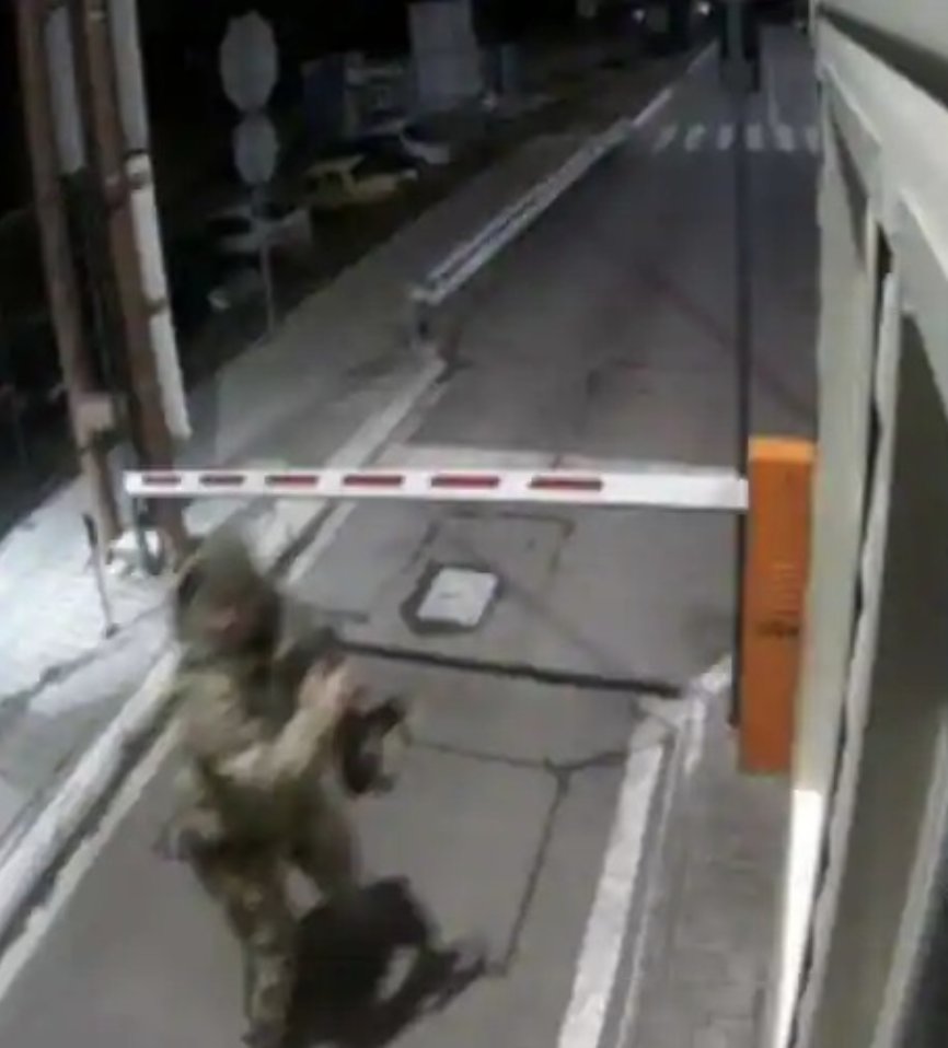 VEParsi1's tweet photo. Esattamente un anno fa aveva inizio la criminale aggressione russa ai danni dell'Ucraina. Ma grazie al coraggio straordinario del suo popolo, del suo leader e col contributo decisivo delle democrazie Occidentali esiste ancora un'Ucraina libera. 
Слава Україні! Героям слава! https://t.co/RAvCcknV9B