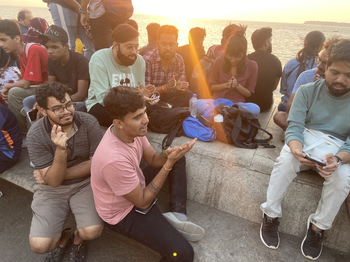 QKnitFoundation's tweet photo. Our last Queer Katta was absolutely full of fun, songs and LOVE❤️
All the attendees shared their different thoughts related to different aspects of love.
Here are some glimpses of from the Katta 🌈🌈
#theqknit #queerkatta #marinedrive #mumbai #meetup #love #sharing #happiness https://t.co/F1wq5Qsccp