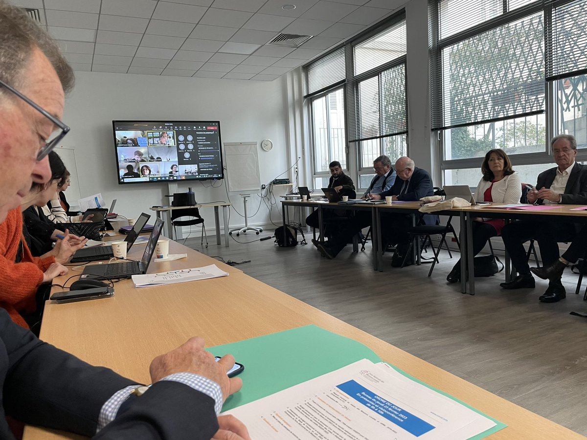 PierreMartin030's tweet photo. Ce Matin Bureau de l’@UNmissionlocale . Un objectif l’intérêt des #Jeunes et des #Territoires en préservant et rappelant la qualité du service et des résultats. https://t.co/WLPrV5KLZO