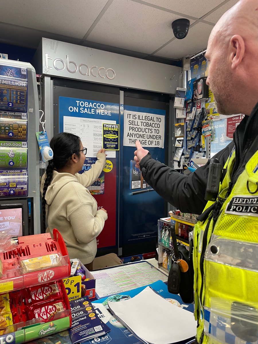 PC Moore visited a newsagents in Newport following a burglary. The store has been provided with crime prevention signage along with smart water technology. 

#protectandreassure 👮‍♂️

@GwentPCC