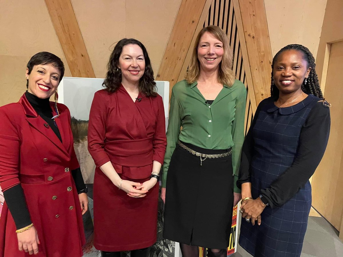 RoisinFlood's tweet photo. A very special evening last night for my professorial inaugural lecture alongside the terrific @rabe_b and @annasergi! Here we are with @nancyckula. So wonderful to celebrate with family and friends! Watch it online https://t.co/bfFNhxhNwf https://t.co/qK5gvFA1wl
