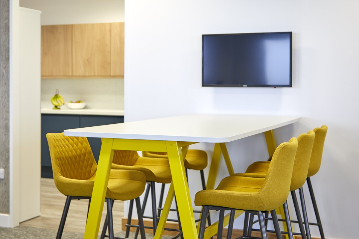 chameleonbusint's tweet photo. Hybrid working has become normality; employers are refurbishing their workspaces to attract employees to the office. Here's a selection of workspaces we have recently designed to attract employees to the office.
#workspacedesign #workspacefitout #hybridworking #refurbishment https://t.co/lhQ3mC3jzk