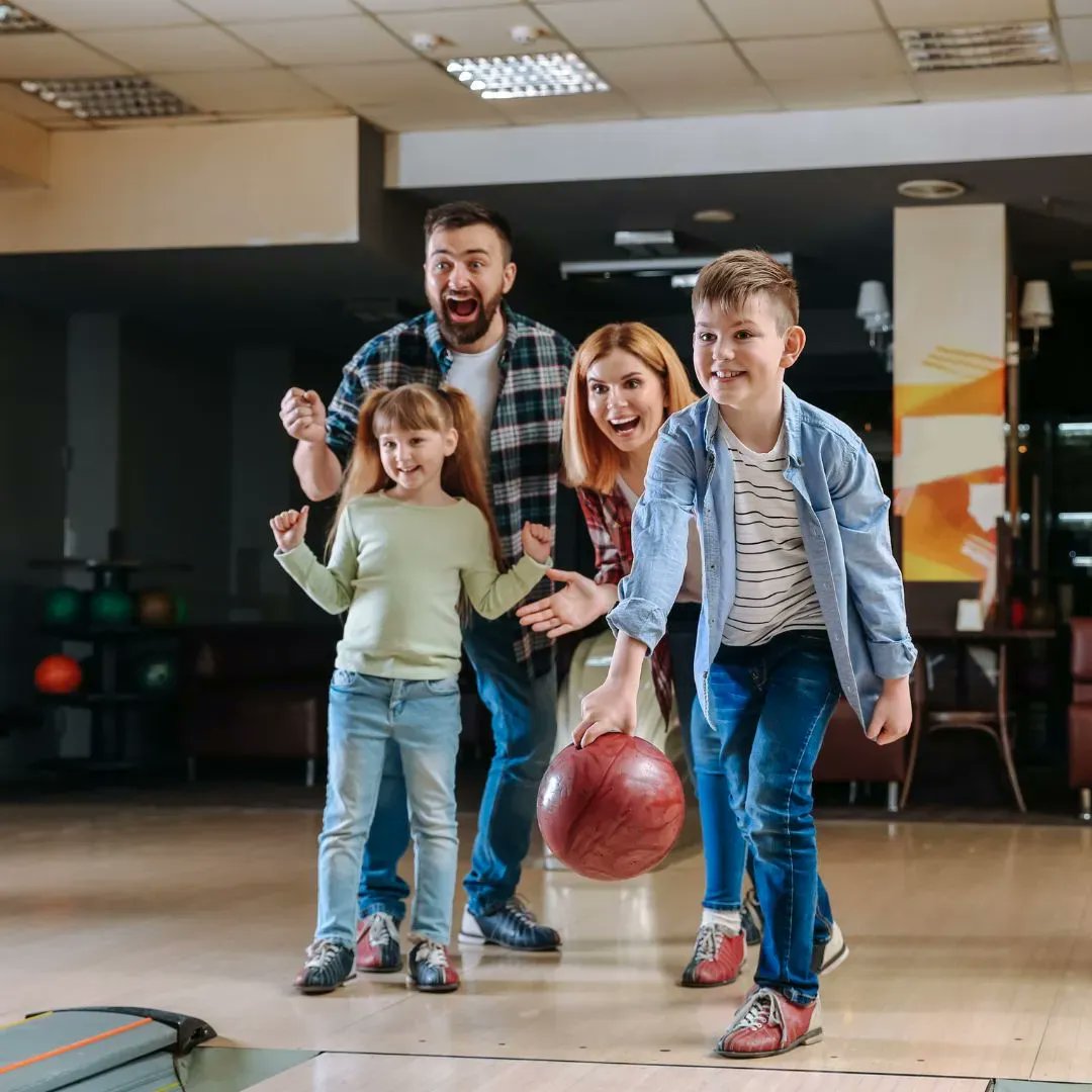 BeFunfull's tweet photo. Are you looking for a way to get your kids off their devices?📵 Funfull gives you unlimited access to tons of local entertainment activities for an affordable monthly charge. From bowling to roller skating, you name it, we’ve got it! Download the app today! #FunNeverStops https://t.co/XLZlchLOVk