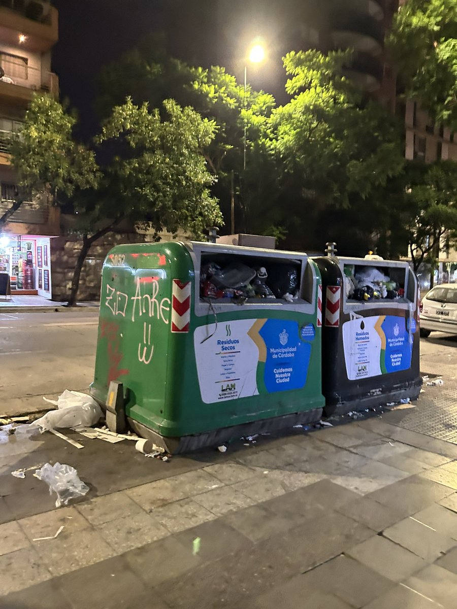 Sr Intendente <a href="/MartinLlaryora/">Martín Llaryora</a> si quiere postularse como gobernador, mínimamente intente mantener limpia la ciudad que gobierna desde hace ya tiempo. Nueva Córdoba y Güemes son basurales. 
Gracias 🙏🏼