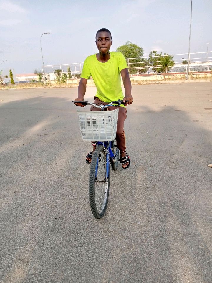 This is my favorite means of transport in every city. #vote4climate #vote4climateng #carbonfootprint #decarbonisation #climateAction #Health #Cleanenergy #Greentransport #greenworld @WeDontHaveTime @unredd @AgroecologyMap @EnvironmentEEYE @FAO @climate @CANIntl @FAO @elvekas @wfp