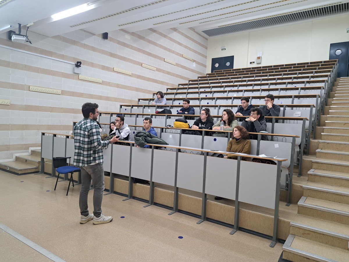 Fac_CienciasUCO's tweet photo. 🗣Nuestros estudiantes conocieron ayer las posibilidades y oportunidades que les ofrece el #ProgramaSICUE Sistema de Intercambio entre Centros Univ. de España (SICUE)
Seminario Informativo a cargo de
@jj_giner, Vicedecano de Movilidad, Internacional. y Comunicación Científica https://t.co/BZEY7qPM9Z